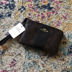 Coach Wristlet - BRAND NEW NEVER USED